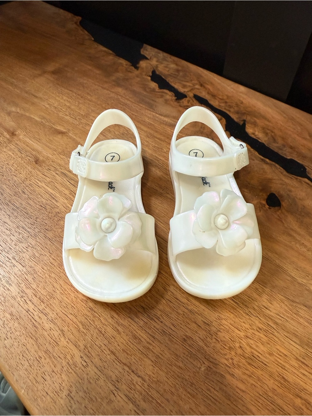 Kids White Jelly Sandals with Flower Accent